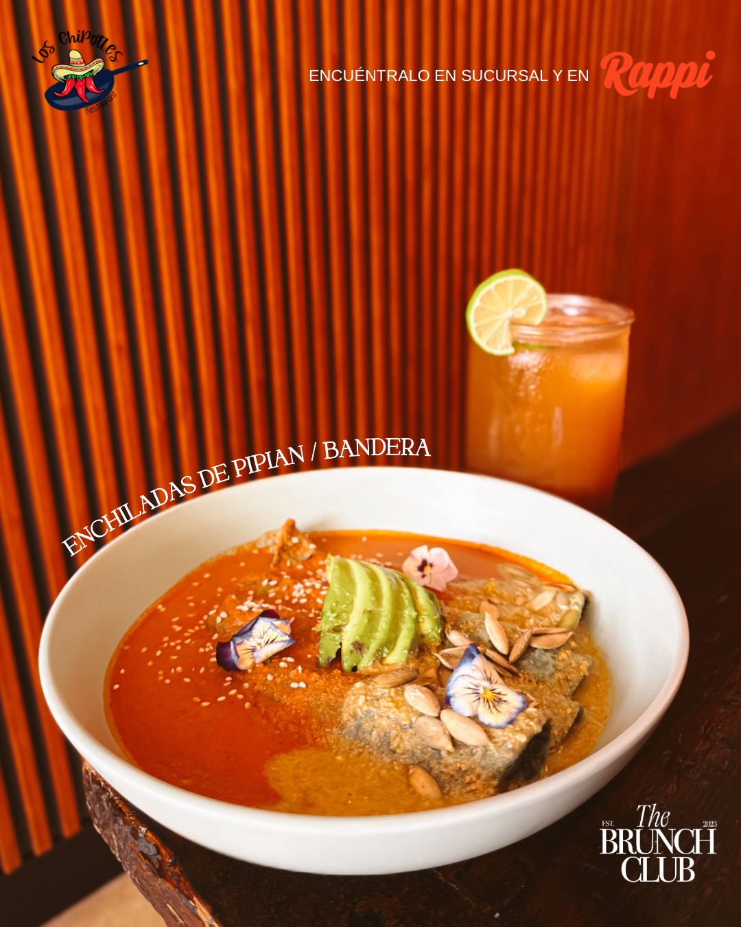 Menú de temporada de Los Chipotles con enchiladas sobre fondo naranja