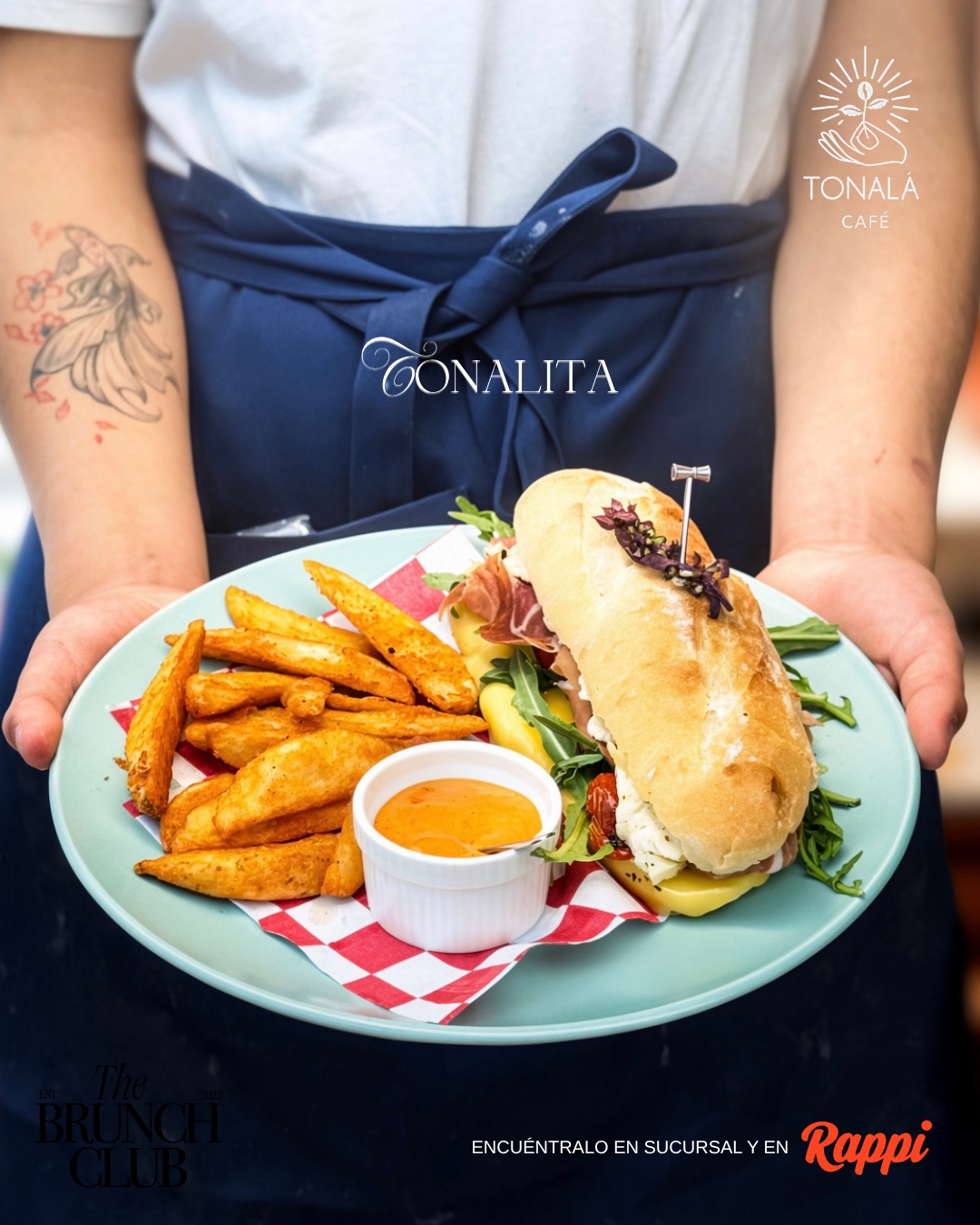 Menú de temporada de Tonalá Café con pan, papas y plato verde